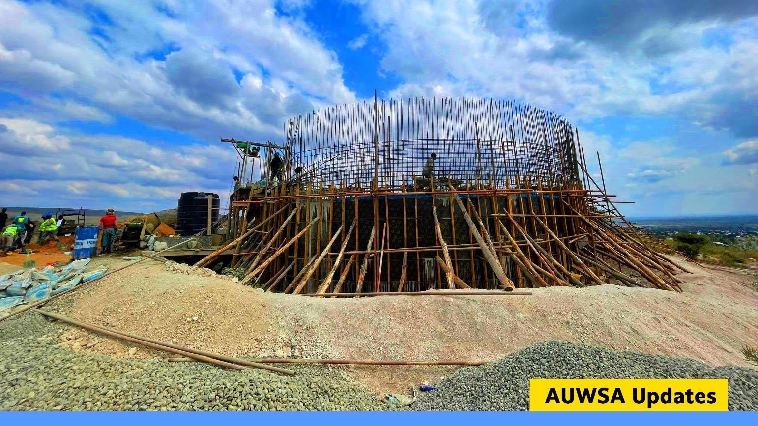 Mwenge wa Uhuru 2024 waweka Jiwe la Msingi Mradi wa Maji Mirerani.